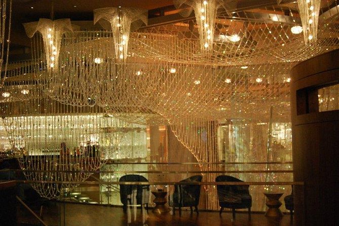 1.5-Hour Las Vegas Strip Limo Tour with Champagne and Photo Stops - New York-New York and the playful bathtub photo