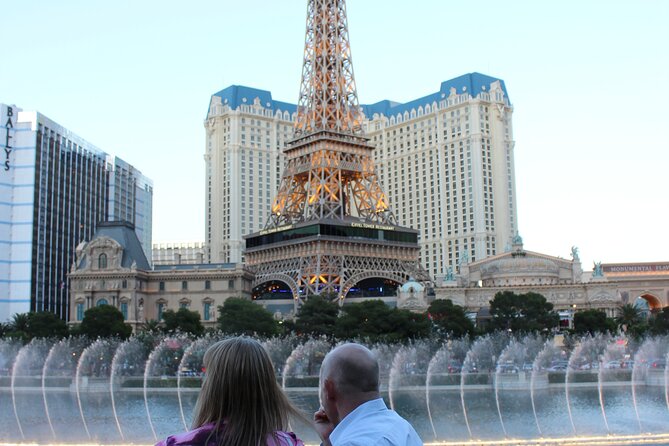 1.5-Hour Las Vegas Strip Limo Tour with Champagne and Photo Stops - The limo ride along the Las Vegas Strip