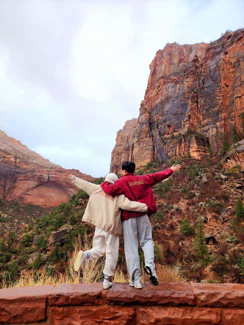 1-Day Grand Canyon Tour from Las Vegas: Stargazing & Sunrise - Lake Powell in a brief red-rock pause