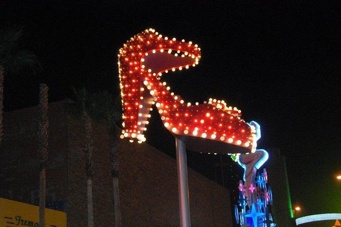 2-Hour Fremont Walking Tour with Photos and Champagne - Fremont Street Experience: neon, zip lines, and a busy two blocks