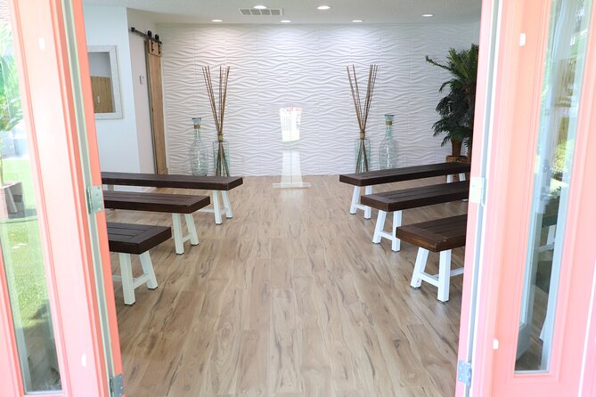 77 Sign & Go Wedding at Hawaiian Wedding Chapel - The staff’s role in keeping things simple