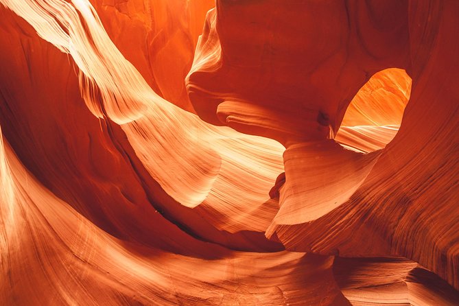 Antelope Canyon and Horseshoe Bend Small Group Tour from Vegas - Choosing Lower Antelope Canyon or Canyon X