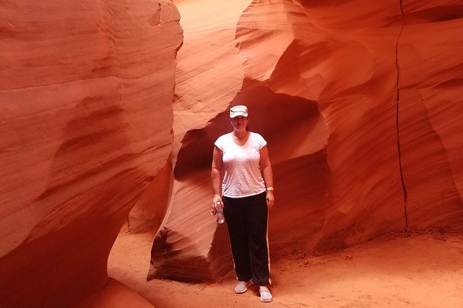 Antelope Canyon, Horseshoe Bend and Lake Powell Tour from Las Vegas - Glen Canyon Dam puts the scenery in context