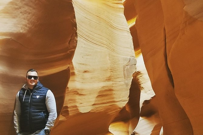 Antelope Canyon X and Horseshoe Bend from Las Vegas - The Horseshoe Bend walk and the view below