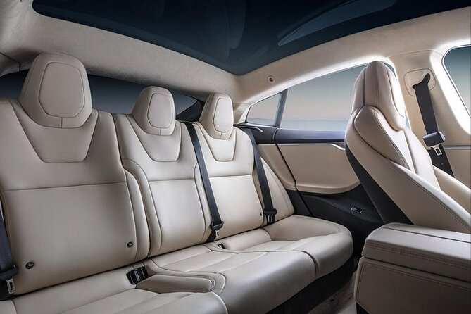 Arrival Private Transfer from Las Vegas Airport to Las Vegas by electric vehicle - The ride to the Las Vegas Strip