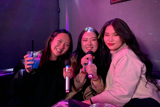 Arts District Bar Crawl - Speakeasies & Hidden Gems - Audio Bar brings music and drink deals
