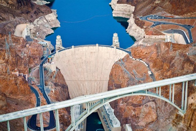 Award Winning 3-Hour Hoover Dam Small Group Mini Tour from Vegas - Lake Mead Lookout and the water question