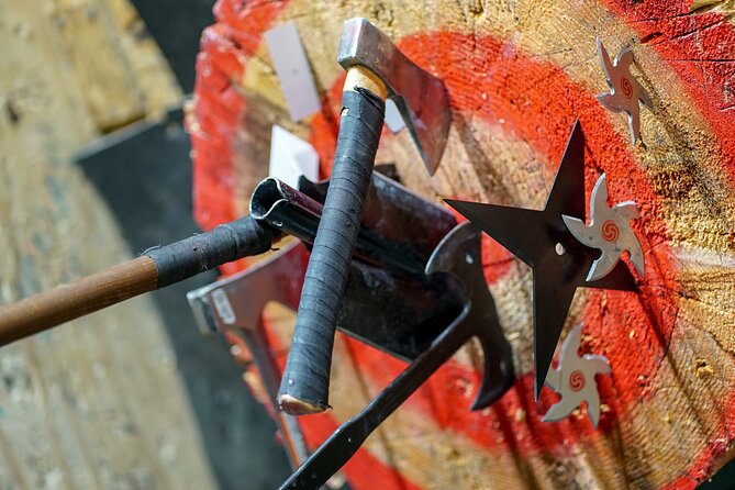 Axe Throwing Las Vegas Fremont Street - Your first few throws at AxeHole Vegas