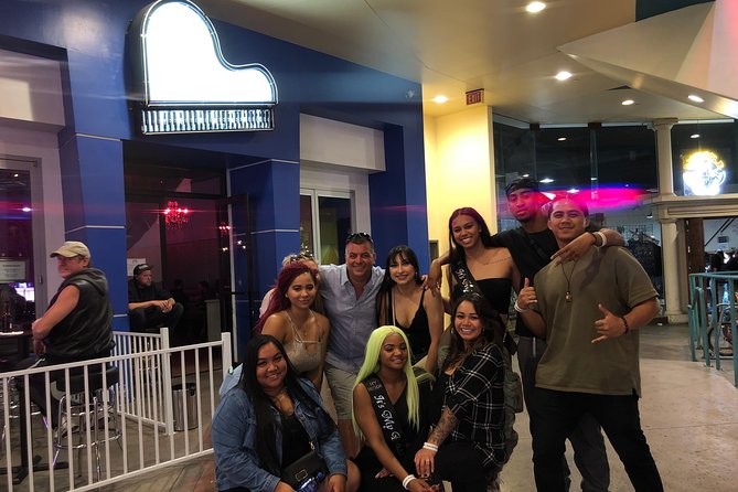 Bar Crawl On Fremont Street in Las Vegas - The guides are a major part of the experience
