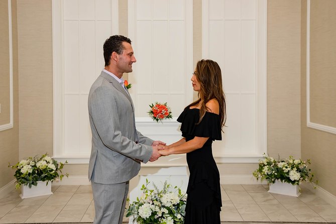 Bliss Chapel Wedding & Vow Renewal Ceremony Package - Luxury Mercedes pickup from the Strip and Downtown