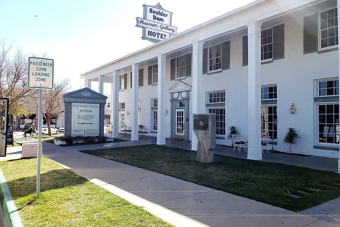 Boulder City Historic District Self-guided Tour from Las Vegas - Antique shops, collectibles, and a little treasure hunting