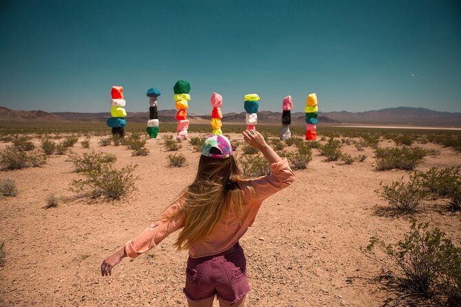 California Desert, Seven Magic Mountains and Las Vegas Sign - Transport, pickup, and the two-hour schedule