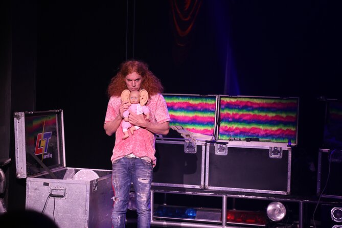 Carrot Top at the Luxor Hotel and Casino - Finding the Atrium Theater inside Luxor