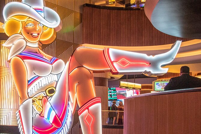 Daytime Downtown Las Vegas Walking Tour - Golden Nugget’s golden nugget and shark pool
