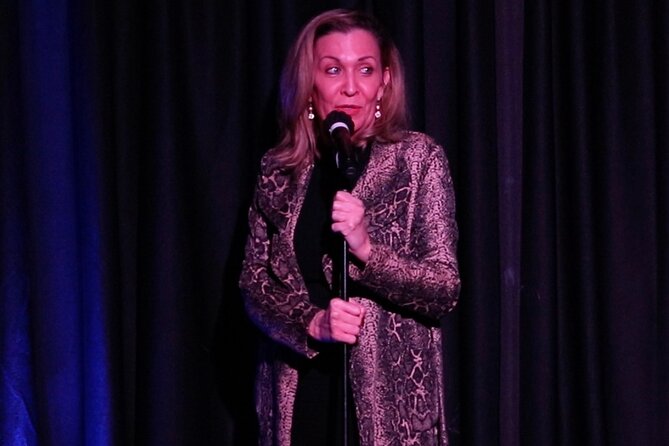 Delirious Comedy Club At Hennessey's Tavern Downtown Las Vegas - Seating, VIP Tickets, and Room Size