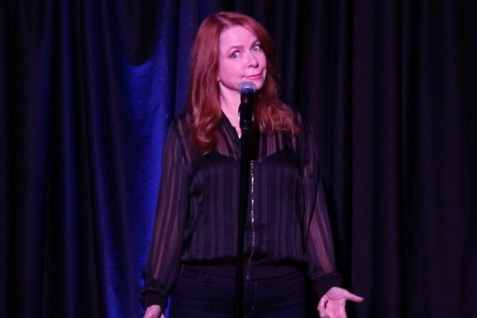Delirious Comedy Club At Hennessey's Tavern Downtown Las Vegas - What the 75-Minute Show Feels Like
