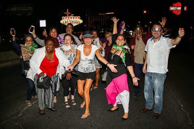 Disco Party Bus Photo Tour - Drinks, music, and the onboard atmosphere