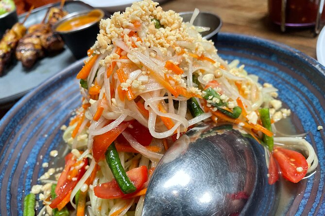 Downtown Las Vegas Food Tour - What the guides add to the meal