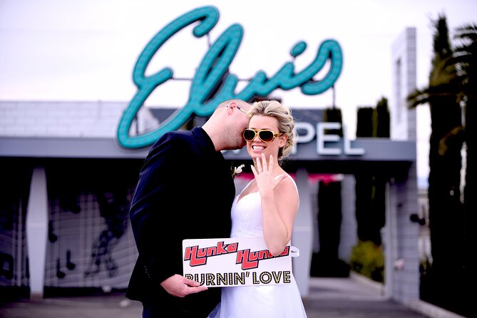 Elvis Chapel Wedding and Vow Renewal - What the $499 per person price really covers