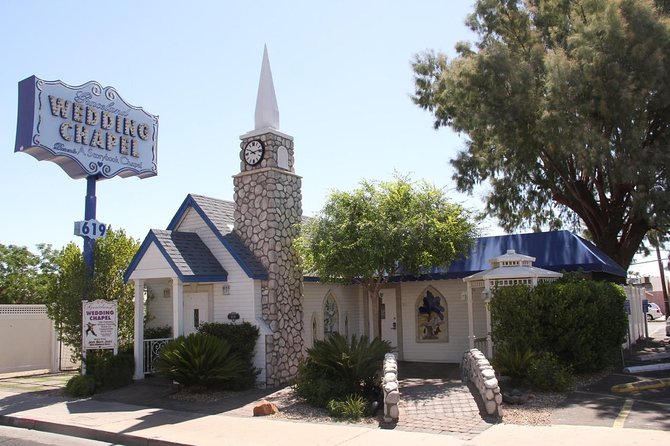 Elvis Themed Wedding or Vow Renewal at Graceland Wedding Chapel - Small details that improve the day
