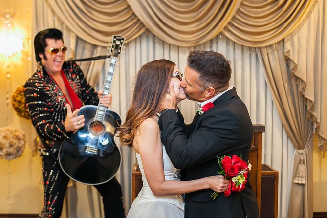 Elvis Themed Wedding or Vow Renewal at Graceland Wedding Chapel - Arriving at Graceland Wedding Chapel