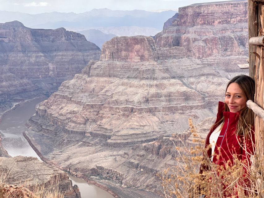 Excursion al Gran Cañon en español - Las Vegas - SkyView Restaurant and the canyon’s first big view