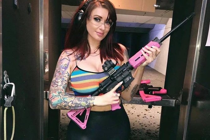 Femme Fatale Shooting Experience in Las Vegas - What happens when you arrive at Machine Guns Vegas