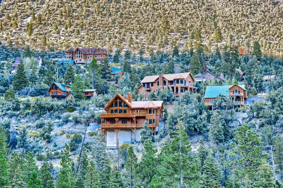From Las Vegas: Day Trip to Mount Charleston Resort - Summer trails and cooler mountain air