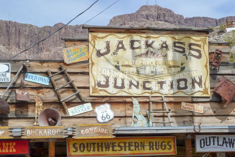 From Las Vegas: Ghost Town Wild West Adventures Day Trip - What the small vehicle adds to a very long day