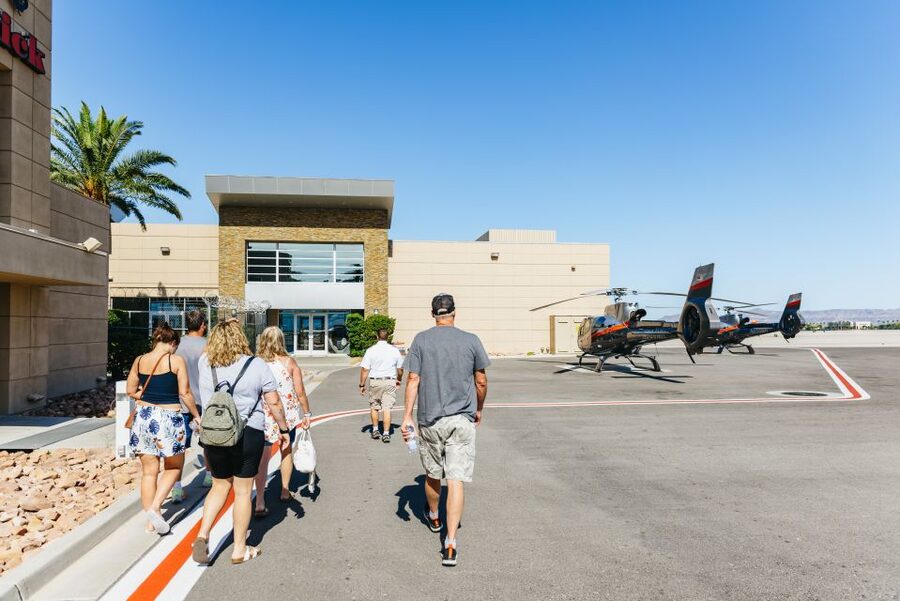 From Las Vegas: Grand Canyon Helicopter Tour with Champagne - What the pilots add to the experience