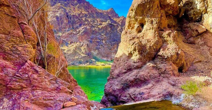From Las Vegas: Hoover Dam Kayak Trip with 6 Hot Springs - Why this Colorado River day feels different