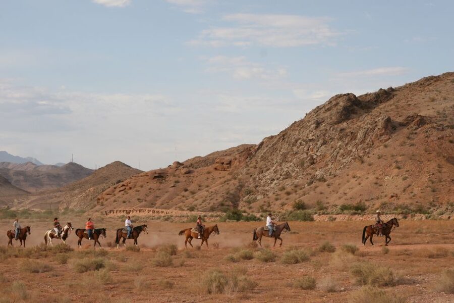 From Las Vegas: Maverick Ranch Breakfast and Horseback Ride - Leaving Las Vegas before the Strip wakes up