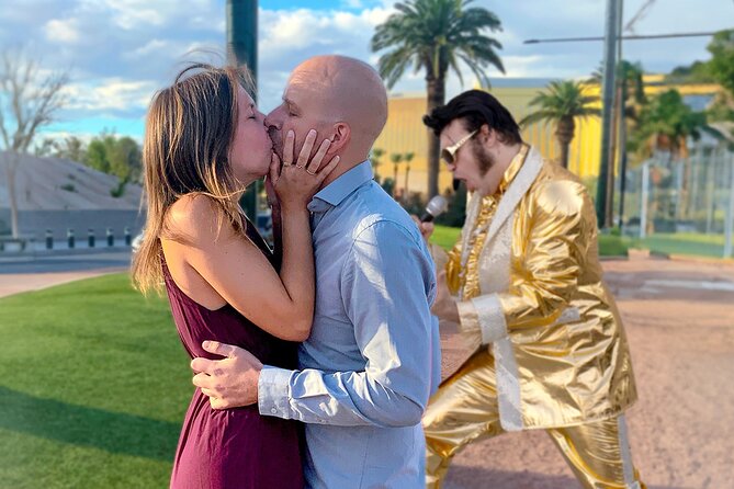 Gold Elvis Wedding or Vow Renewal at Las Vegas Sign - Legal wedding, vow renewal, or pretend ceremony?