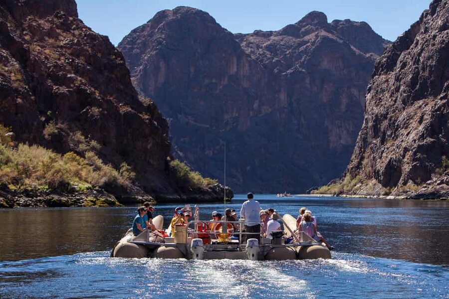 Grand Canyon Helicopter Flight & Hoover Dam River Float Raft - Forward-facing seats make the flight easier to enjoy