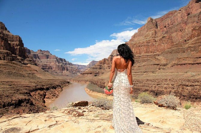 Grand Canyon Helicopter Wedding - A Grand Canyon wedding reached by helicopter