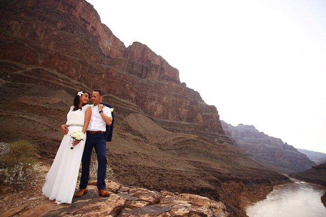 Grand Canyon Helicopter Wedding - Grand Canyon West and the ceremony bluff