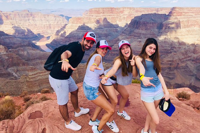 Grand Canyon Tour in Spanish with Skywalk and Hoover Dam included - Why the Skywalk makes this day different