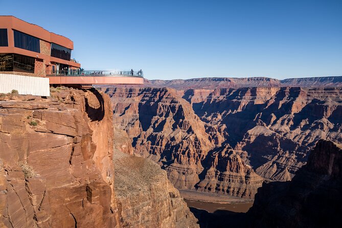 Grand Canyon West, Hoover Dam and Seven Magic Mountains & LV Sign - Key points at a glance