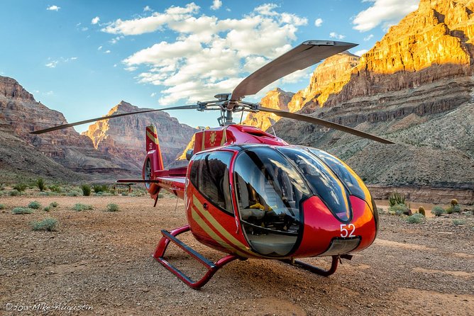 Grand Canyon West Rim Helicopter Tour with Champagne Toast - How the small-group setup affects your day