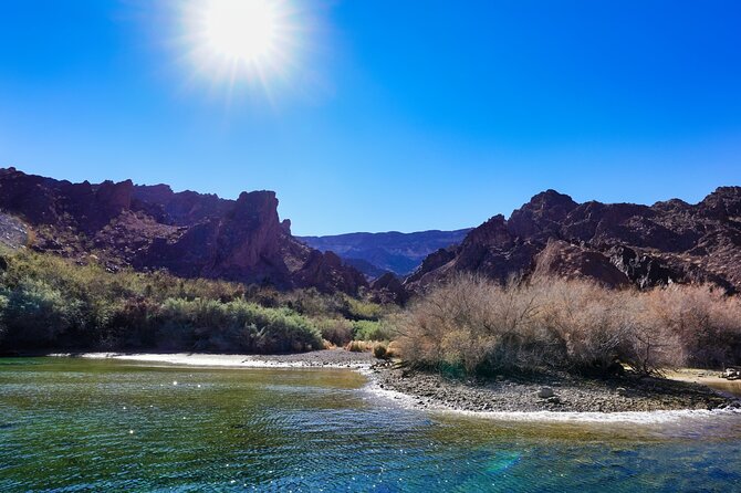Grand Celebration Helicopter Tour with Black Canyon Rafting - Lunch on the riverbank and the finish at Willow Beach