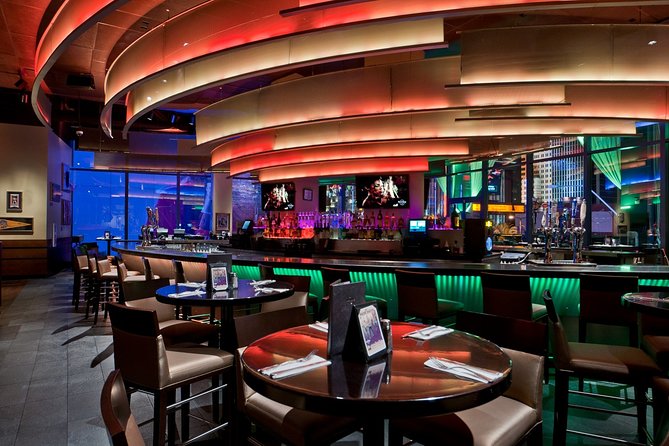 Hard Rock Cafe Las Vegas - Eating inside Hard Rock Cafe Las Vegas