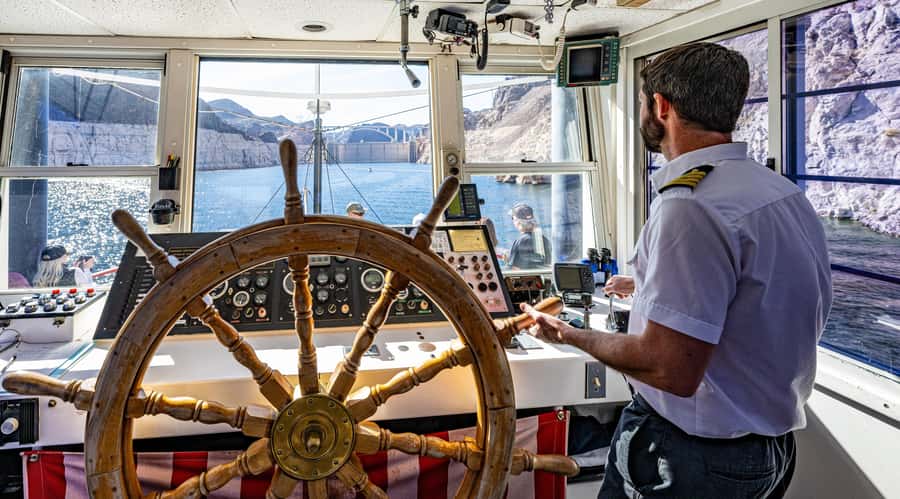 Hoover Dam: 90-Minute Midday Sightseeing Cruise - Seeing Hoover Dam from the water