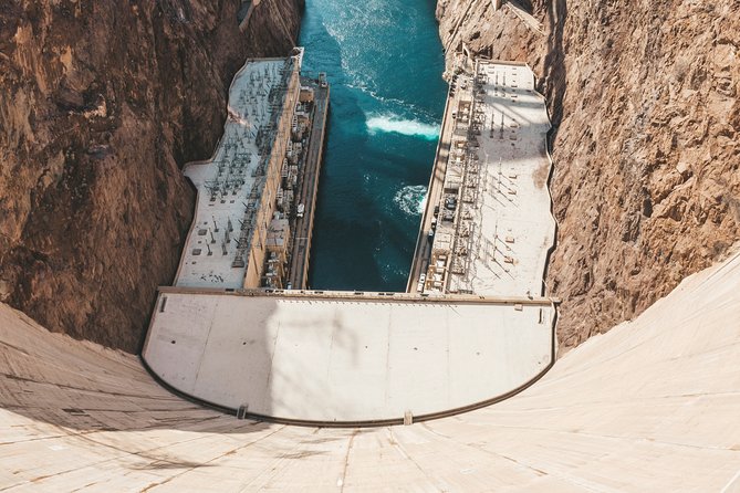 Hoover Dam Highlights Tour from Las Vegas, WiFi - Walking across the top of Hoover Dam