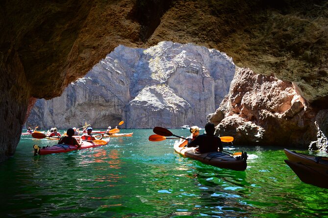 Hoover Dam & Hot Springs Kayak Tour with Lunch & Expert Guide - Heat, effort, and the best season to go