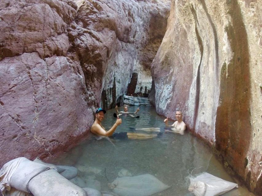 Hoover Dam Kayak Tour & Hike - shuttle from Las Vegas - Waterfalls, desert wildlife and Emerald Cave