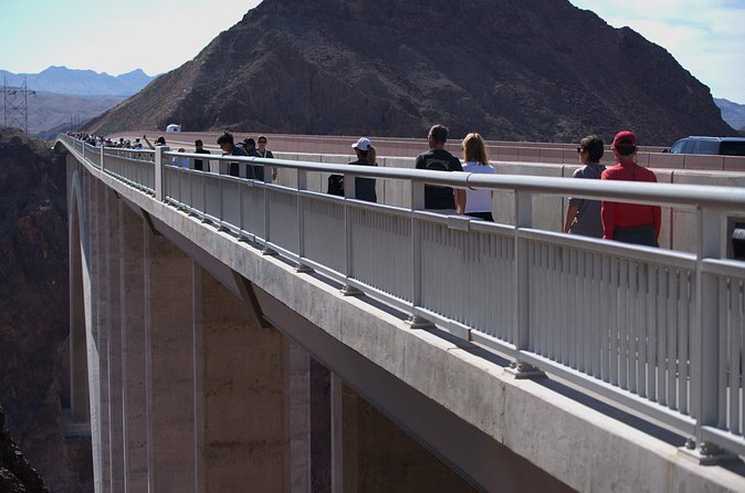 Hoover Dam Walk & Emerald Cave Kayak Combo with Lunch - How the guide shapes the experience