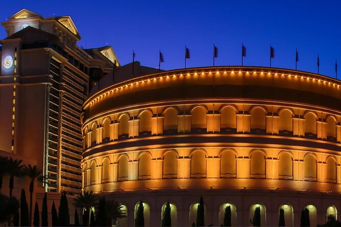 Kelly Clarkson: Studio Sessions at the Colosseum, Caesars Palace - Entering The Colosseum for an 8:00 p.m. Show