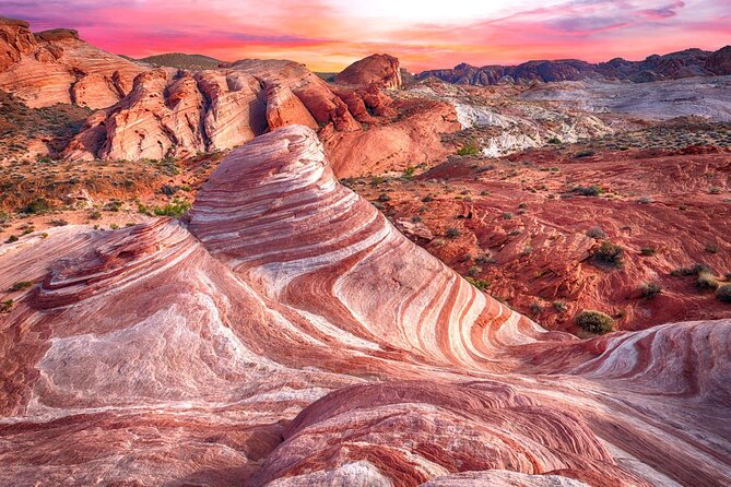 Lake Mead & Valley of Fire State Park Self-Guided Audio Tour - Atlatl Rock and Native American petroglyphs