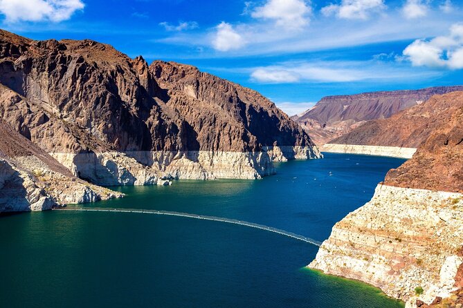 Lake Mead & Valley of Fire State Park Self-Guided Audio Tour - Fire Cave, Windstone Arch, and changing desert places