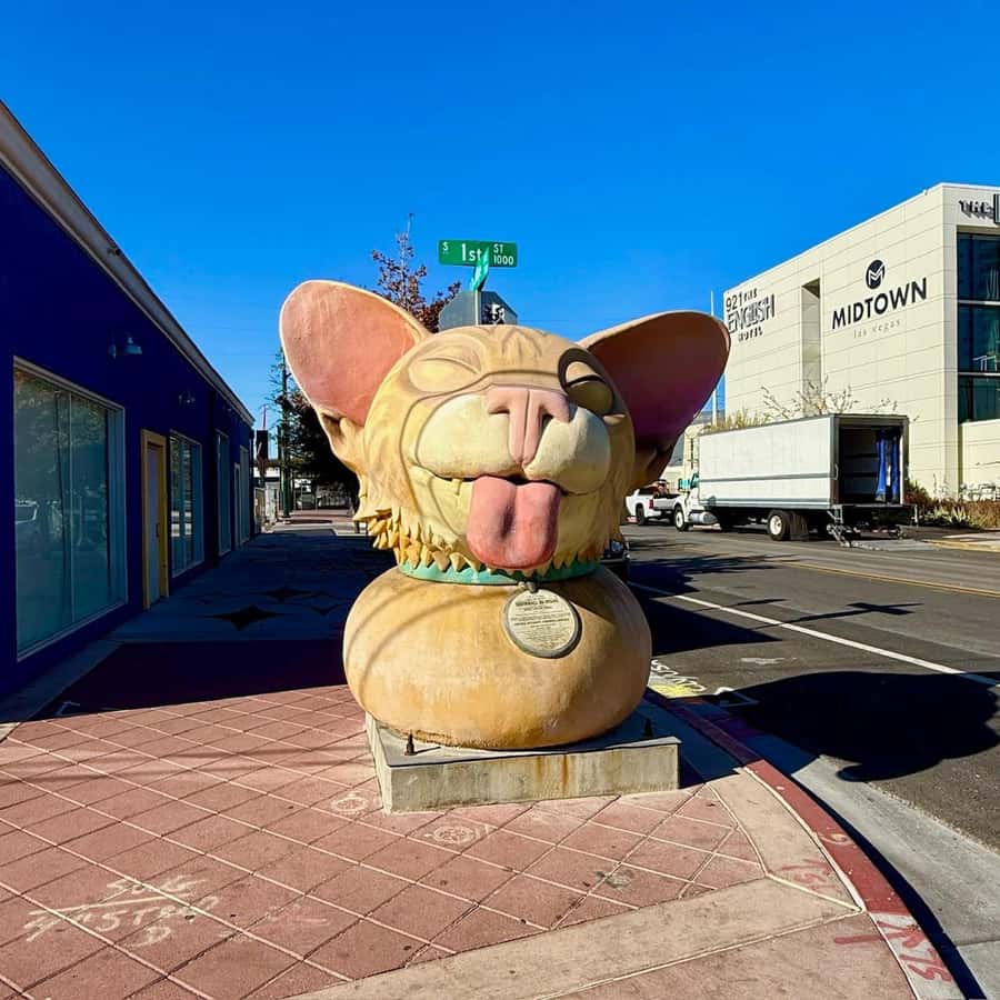 Las Vegas: 18b Arts District Walking Adventure - Timing, heat, shoes, and accessibility